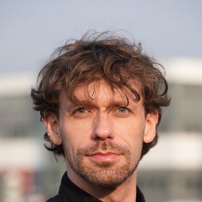 Portraitfoto von Helge Drews