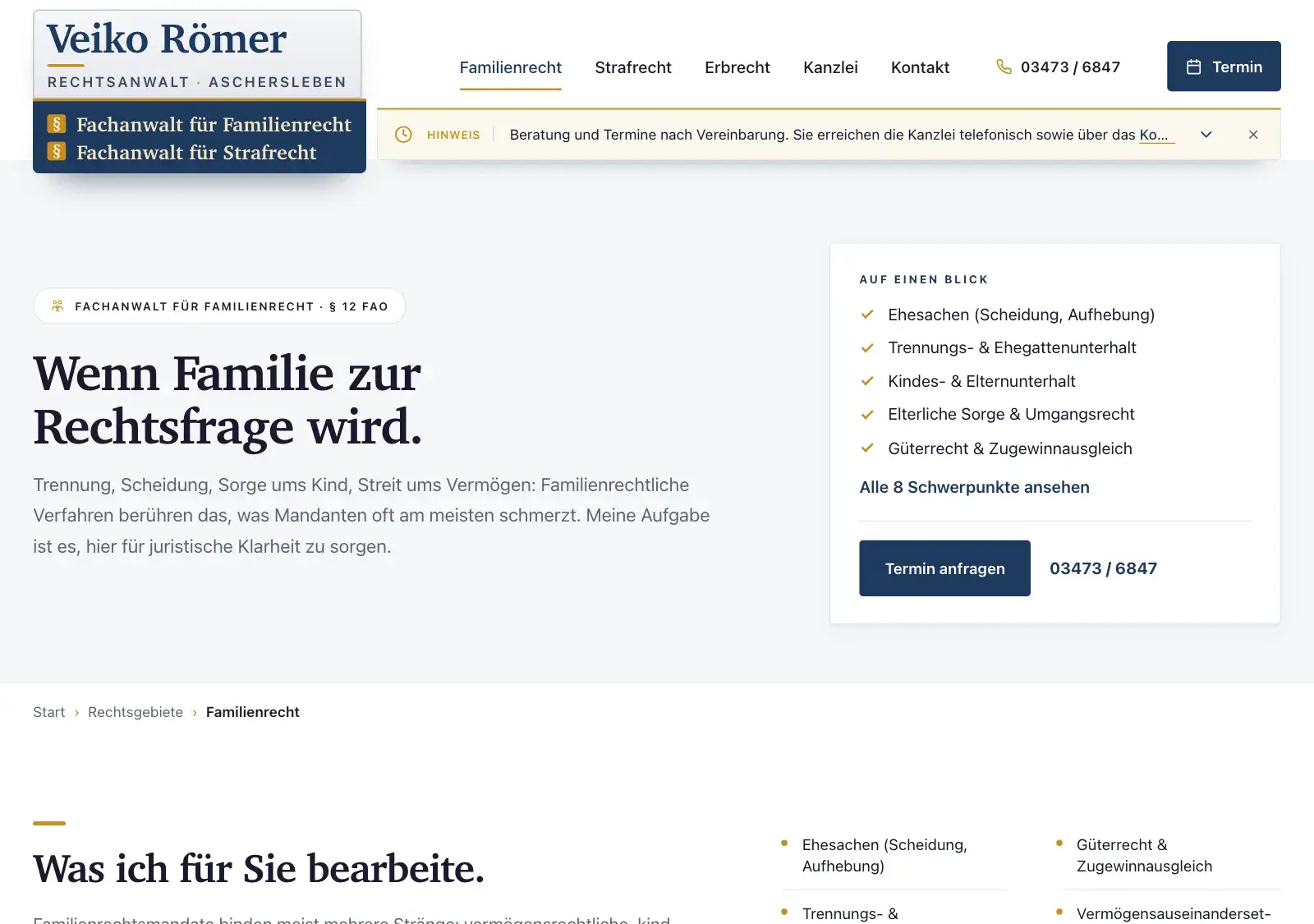 Seite Familienrecht am Desktop mit der Überschrift „Wenn Familie zur Rechtsfrage wird.“ und der Karte „Auf einen Blick“ mit Schwerpunkten und Terminknopf.